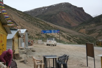 Sarchu halt for snacks. Ideally we should have stayed here the night.
